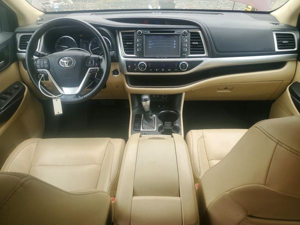 2017 TOYOTA HIGHLANDER SE/XLE