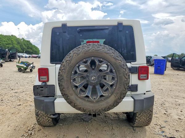 2017 JEEP WRANGLER UNLIMITED SAHARA 4X4