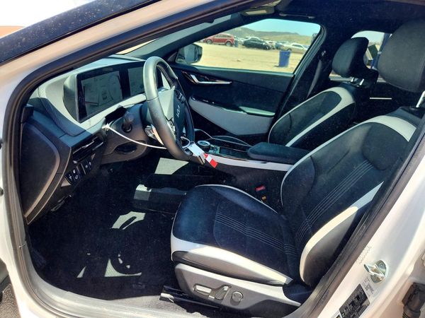 2023 KIA EV6