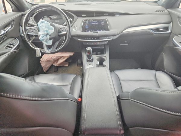 2021 CADILLAC XT4 Premium Luxury