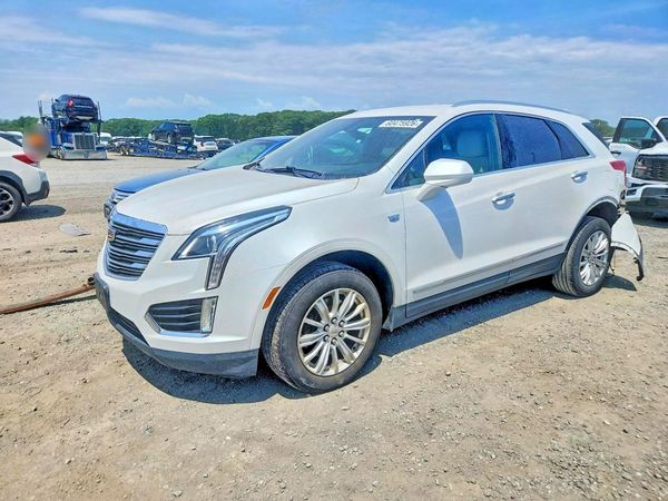 2017 CADILLAC XT5 Base