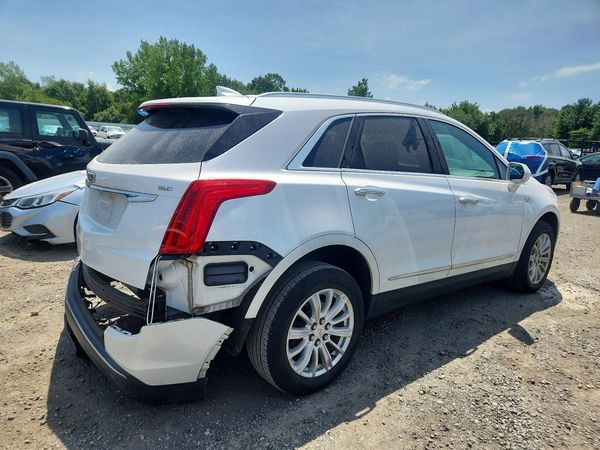 2017 CADILLAC XT5 Base