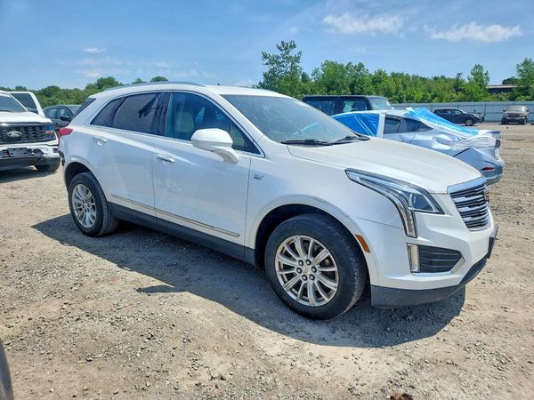 2017 CADILLAC XT5 Base