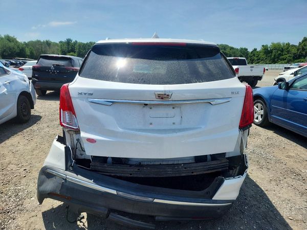 2017 CADILLAC XT5 Base