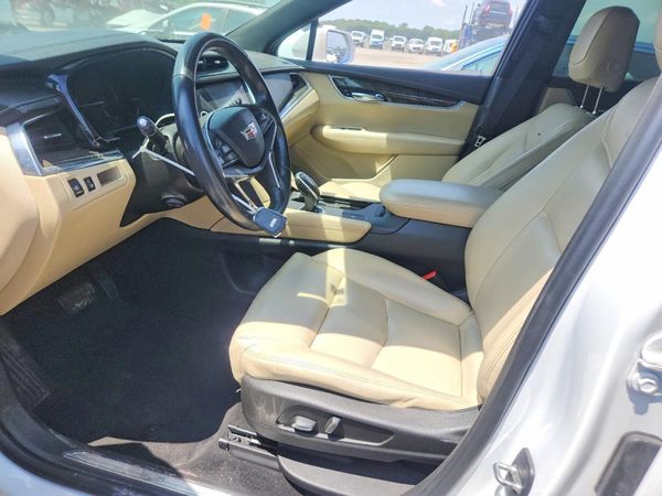 2017 CADILLAC XT5 Base