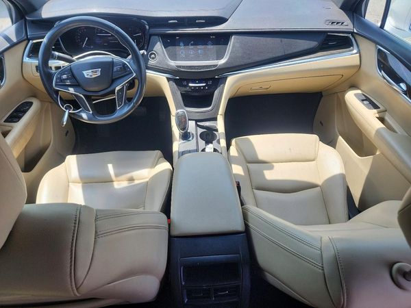 2017 CADILLAC XT5 Base