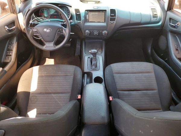 2016 KIA FORTE GL (Middle-Low Grade)
