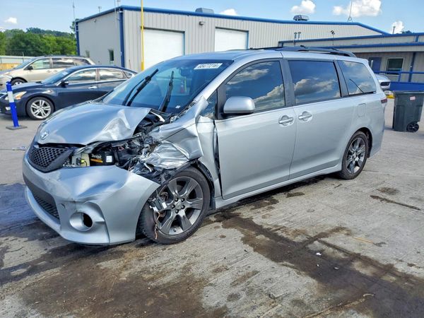 2016 TOYOTA SIENNA