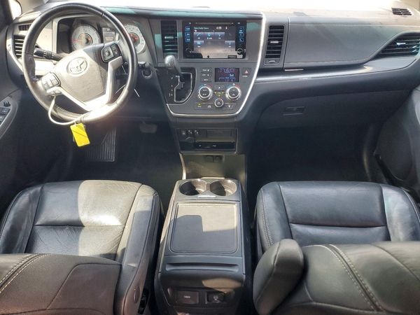 2016 TOYOTA SIENNA