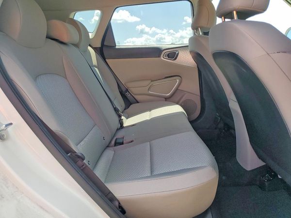 2025 KIA SOUL LX, S