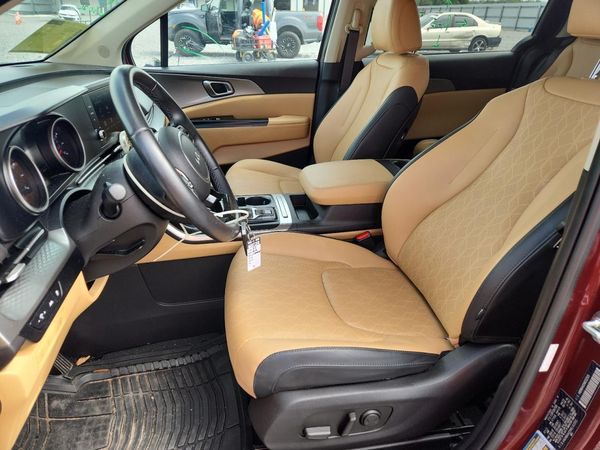 2022 KIA CARNIVAL LX, LX Seat Package