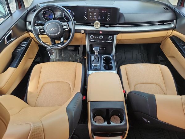 2022 KIA CARNIVAL LX, LX Seat Package