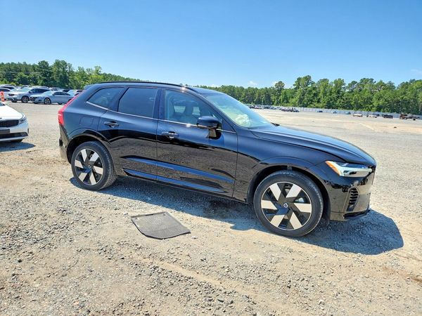 2025 VOLVO XC60 Plus Dark