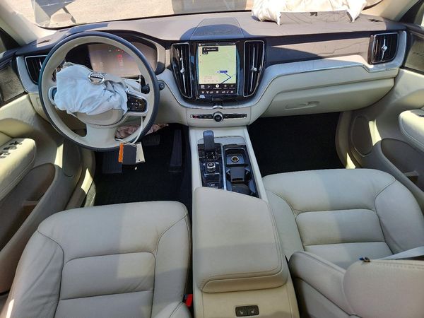 2025 VOLVO XC60 Plus Dark