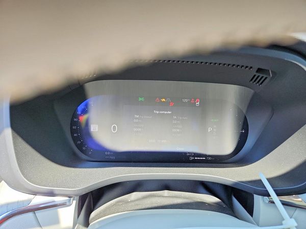 2025 VOLVO XC60 Plus Dark