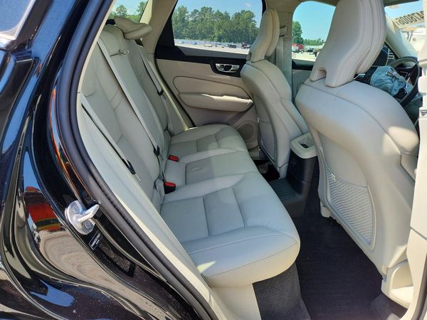 2025 VOLVO XC60 Plus Dark