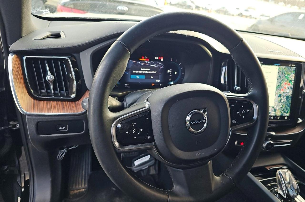 2024 VOLVO XC60 Ultimate Dark