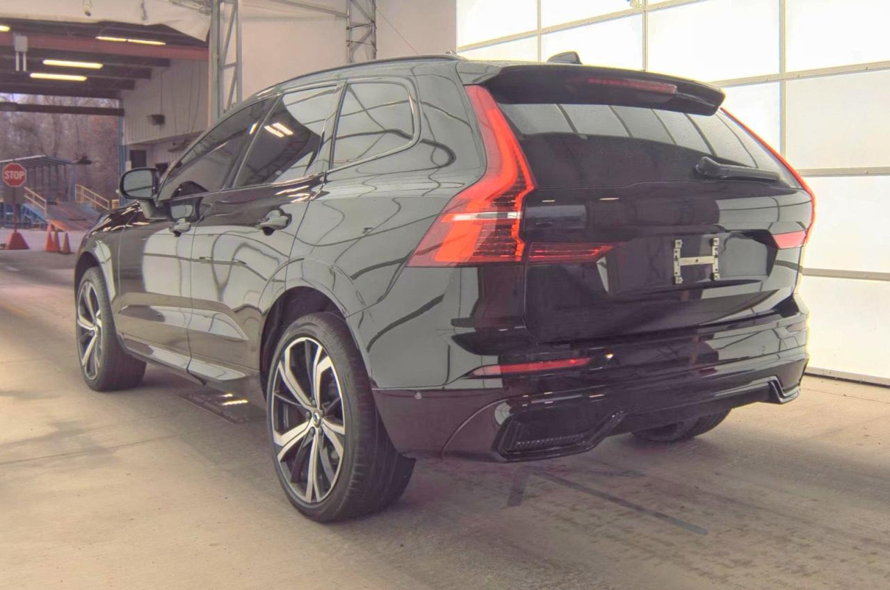 2024 VOLVO XC60 Ultimate Dark