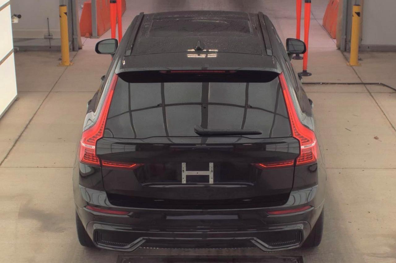 2024 VOLVO XC60 Ultimate Dark