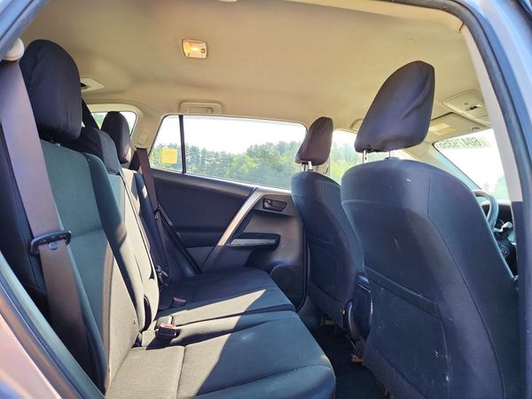 2018 TOYOTA RAV4 LE