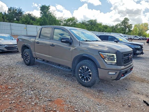 2021 NISSAN TITAN Crew Cab