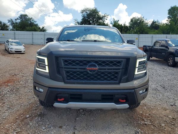 2021 NISSAN TITAN Crew Cab
