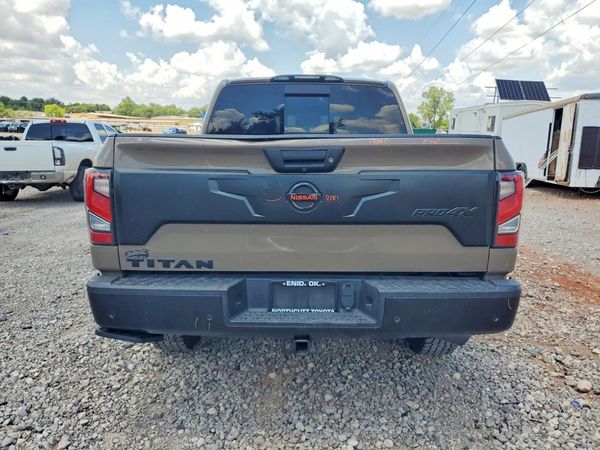 2021 NISSAN TITAN Crew Cab