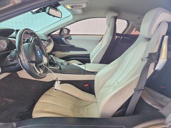 2016 BMW I8