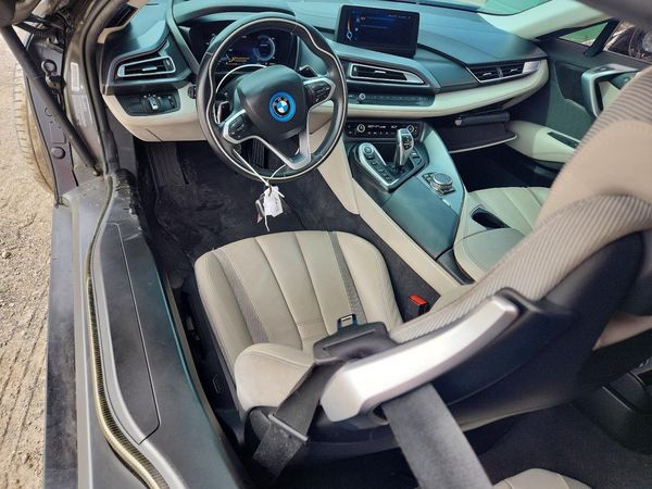 2016 BMW I8