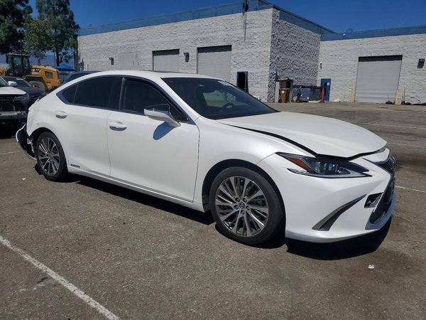 2019 LEXUS ES 300h