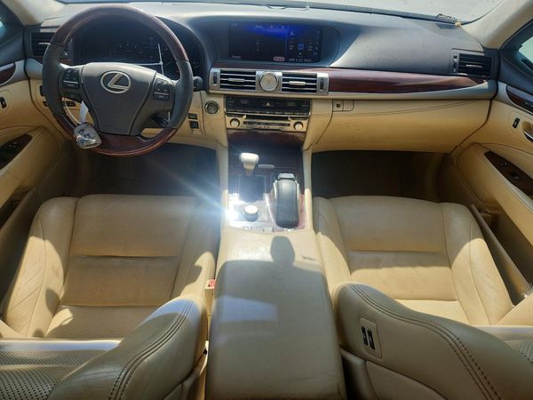 2016 LEXUS LS 460