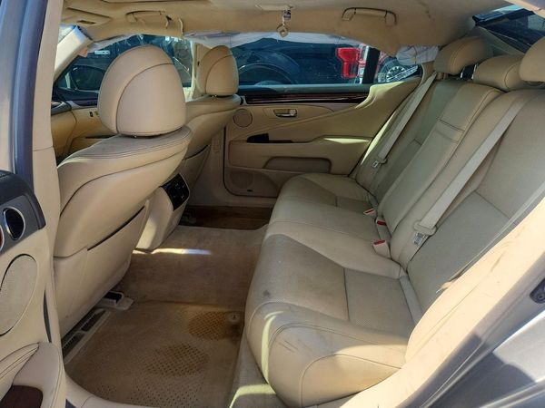 2016 LEXUS LS 460