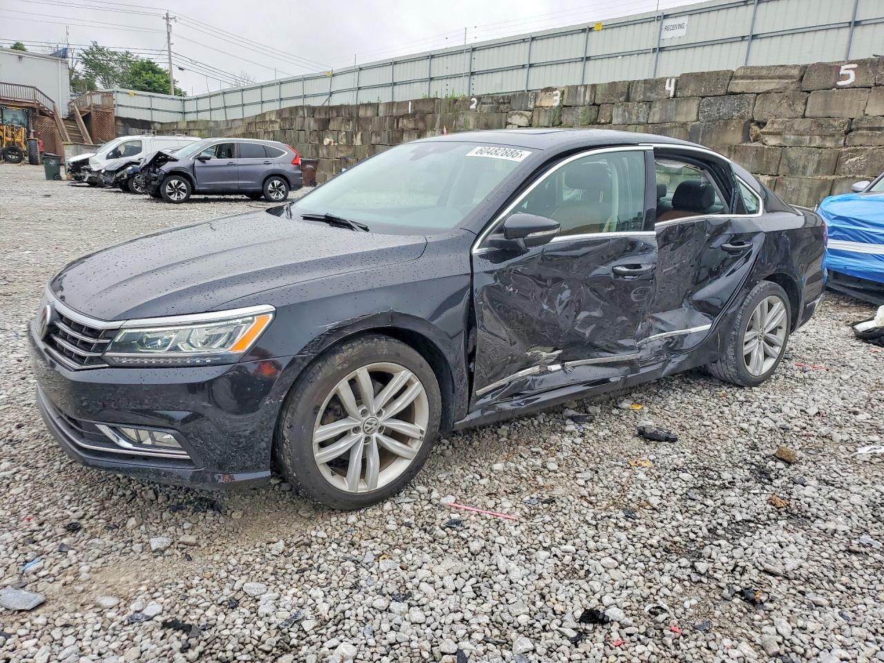 2018 VOLKSWAGEN PASSAT SEL Premium