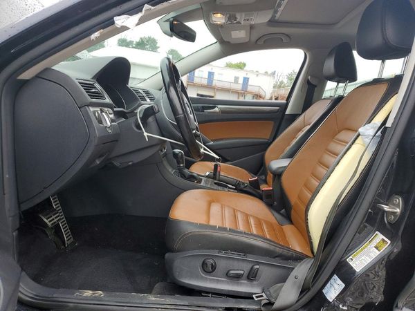 2018 VOLKSWAGEN PASSAT SEL Premium