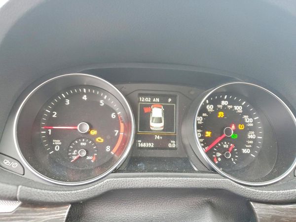 2018 VOLKSWAGEN PASSAT SEL Premium