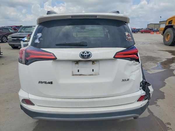 2018 TOYOTA RAV4 Adventure/XLE