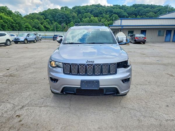 2020 JEEP GRAND CHEROKEE Laredo
