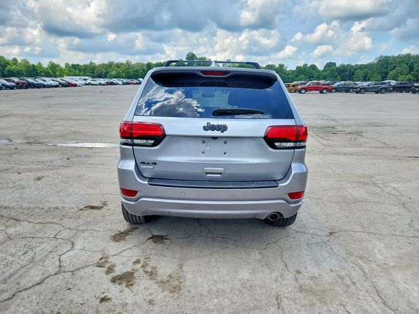 2020 JEEP GRAND CHEROKEE Laredo