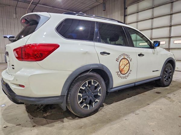 2020 NISSAN PATHFINDER SV