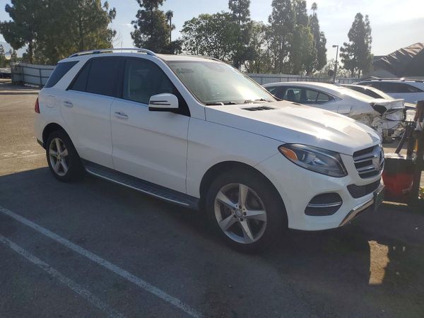 2016 MERCEDES-BENZ GLE GLE350 — Passenger 3/4