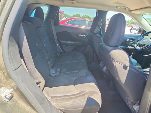 2015 JEEP CHEROKEE LATITUDE 4X4