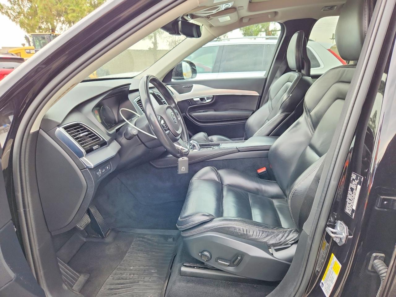 2016 VOLVO XC90 SV42 Momentum