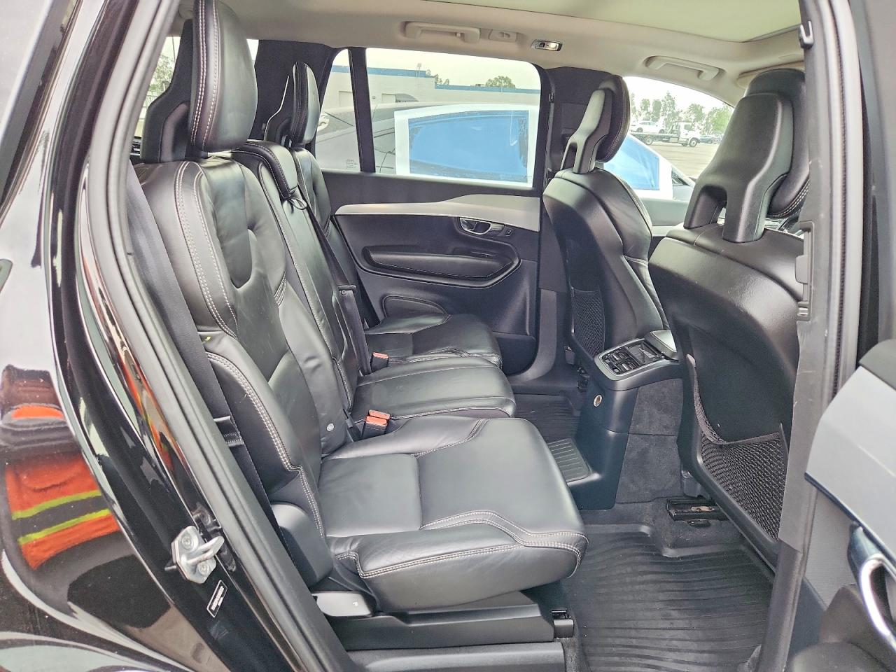 2016 VOLVO XC90 SV42 Momentum