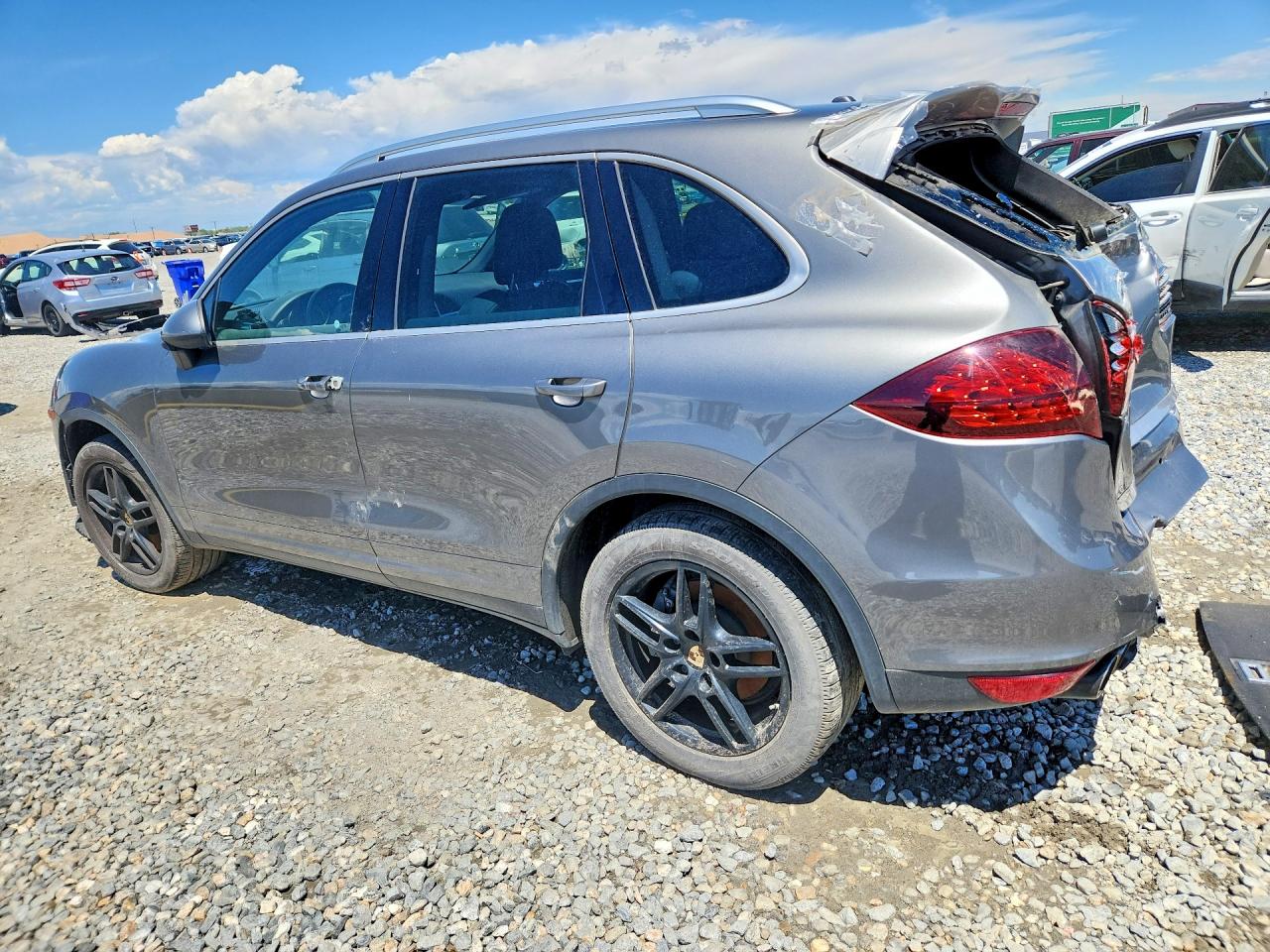 2014 PORSCHE CAYENNE