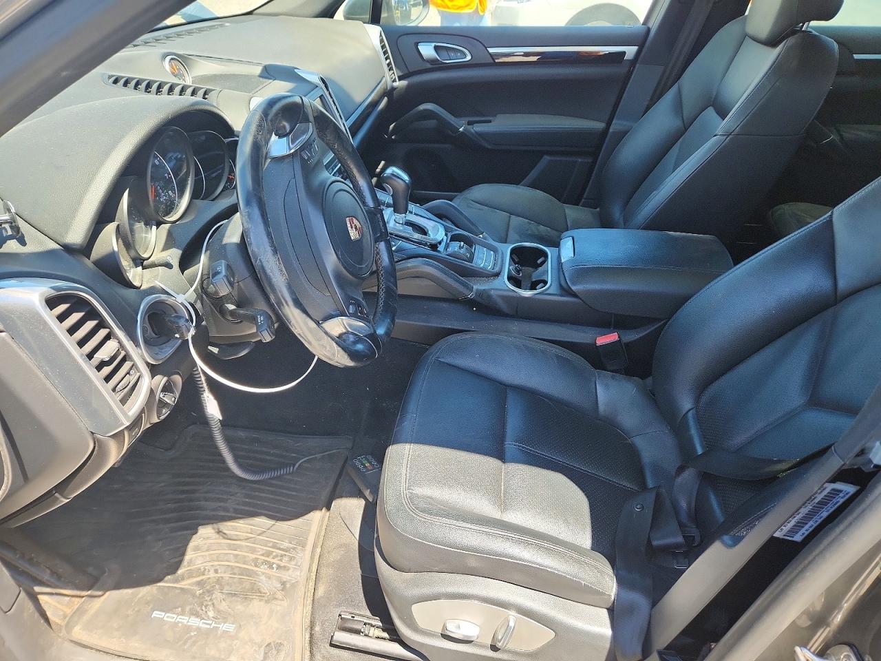 2014 PORSCHE CAYENNE