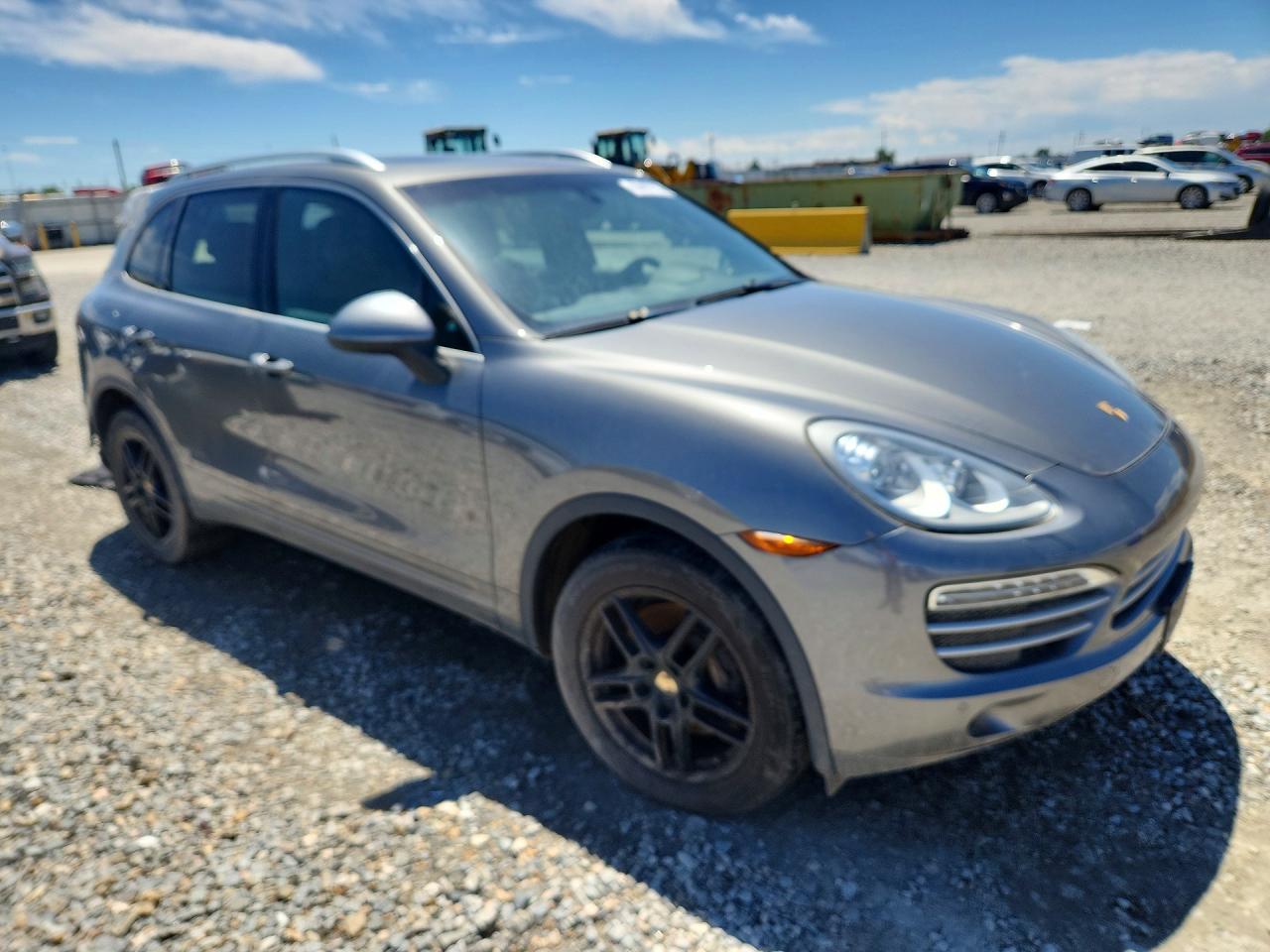2014 PORSCHE CAYENNE