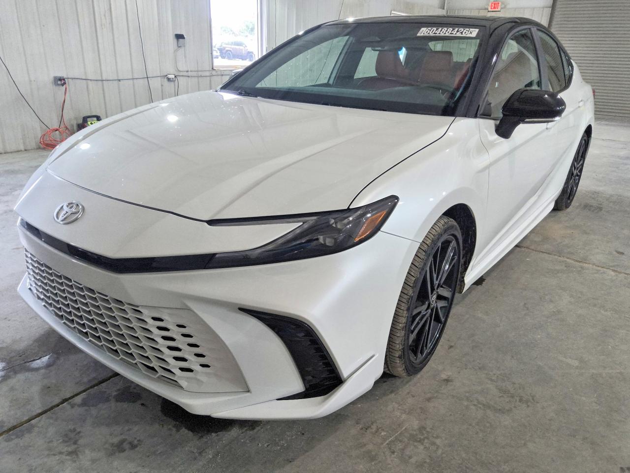 2026 TOYOTA CAMRY — Front 3/4