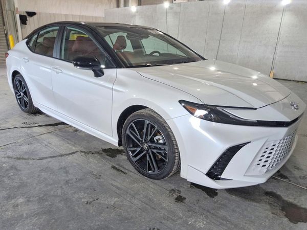 2026 TOYOTA CAMRY — Passenger 3/4