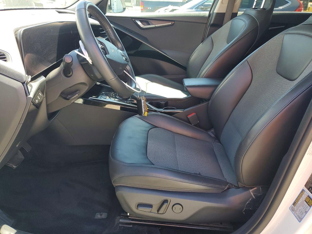 2023 KIA NIRO Wind