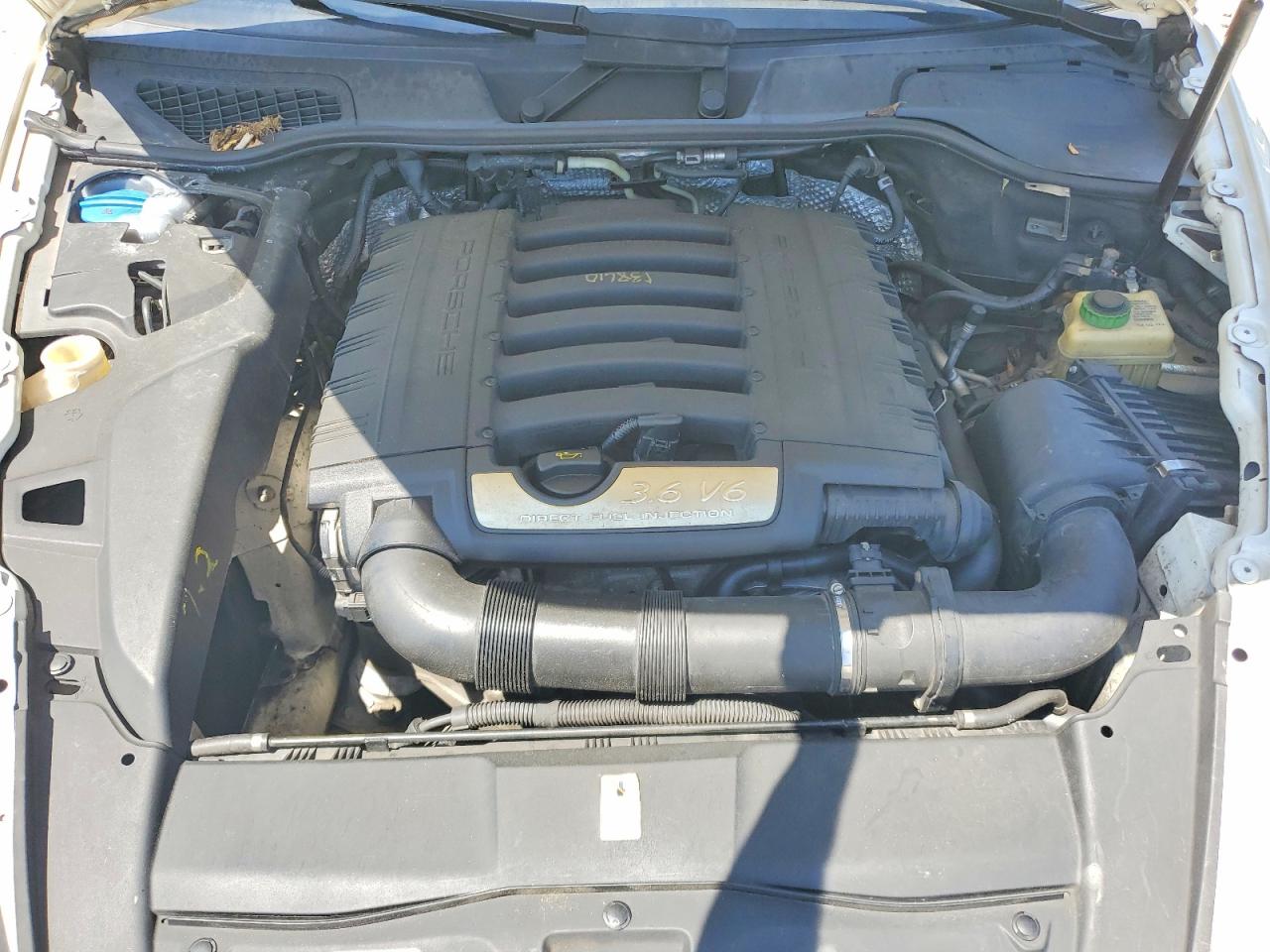 2011 PORSCHE CAYENNE